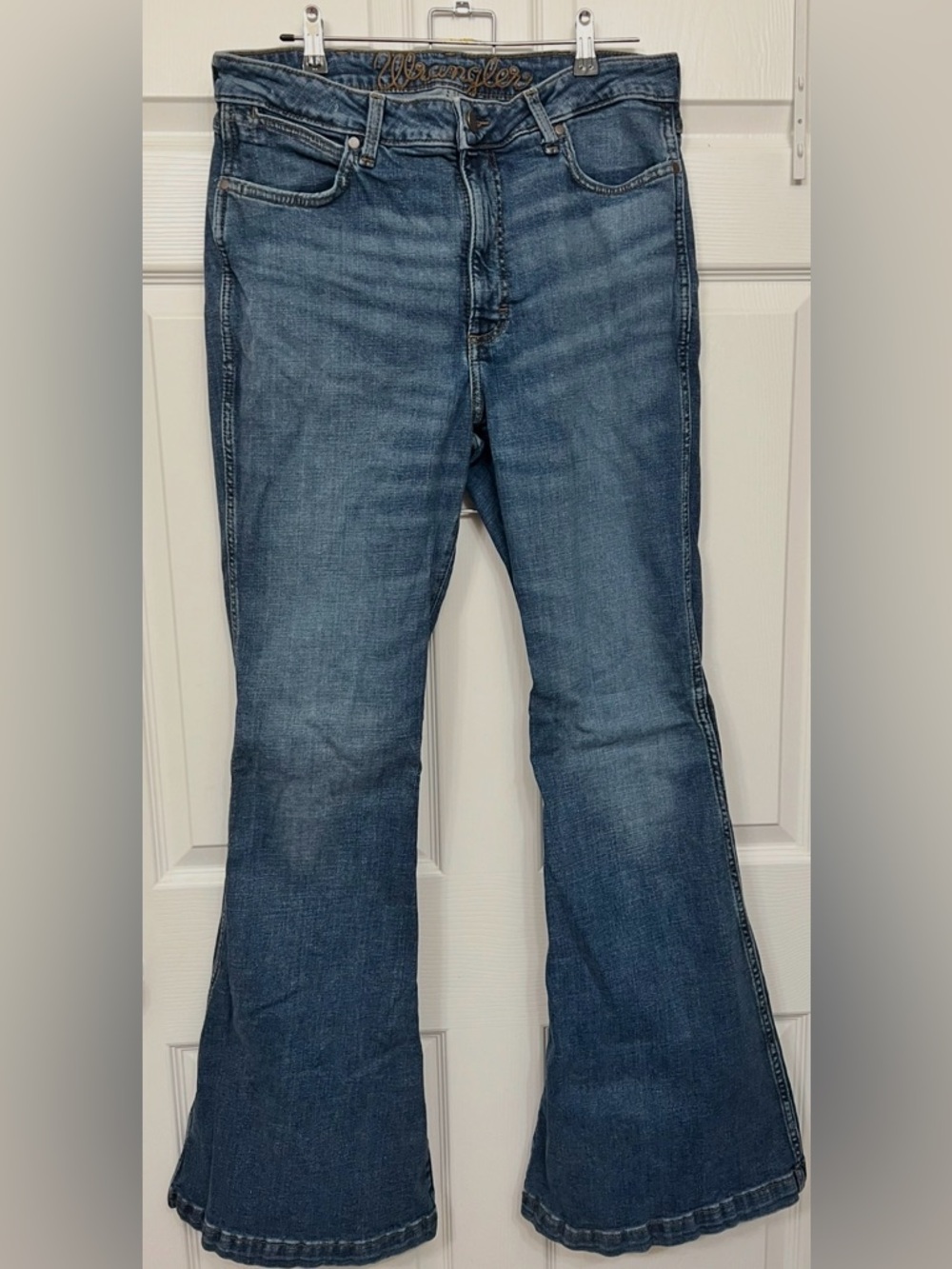 Wrangler Retro High Rise Trumpet Flare Jeans 32x36 TALL - Medium Wash